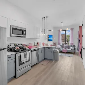 Pink Heaven Indoor Pool, Free Parking, Near Nyc Apartment