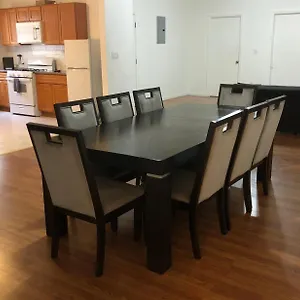 Large And Private Sleep Up To 8 People Comfortably With Direct Nyc Manhattan Train Only 5 Minute Walk Away Apartment